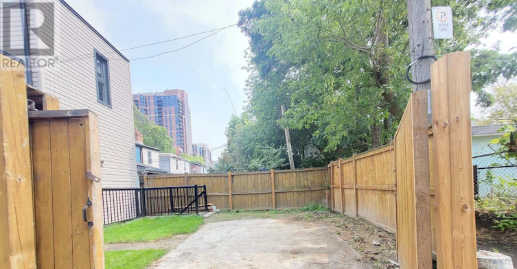 MAIN-49 Vine Avenue, Toronto, ON, M6P 1V6 - 26