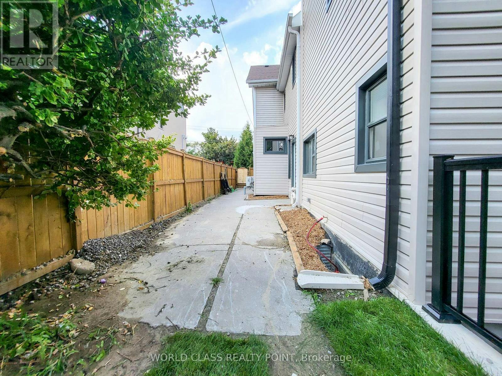 MAIN-49 Vine Avenue, Toronto, ON, M6P 1V6 - 22