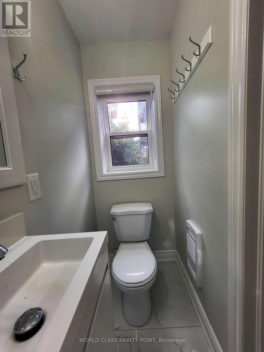 MAIN-49 Vine Avenue, Toronto, ON, M6P 1V6 - 16