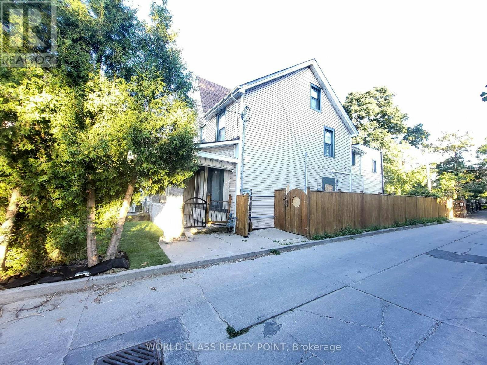 MAIN-49 Vine Avenue, Toronto, ON, M6P 1V6 - 27