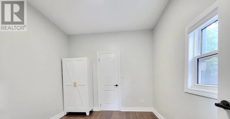 MAIN-49 Vine Avenue, Toronto, ON, M6P 1V6 - 15