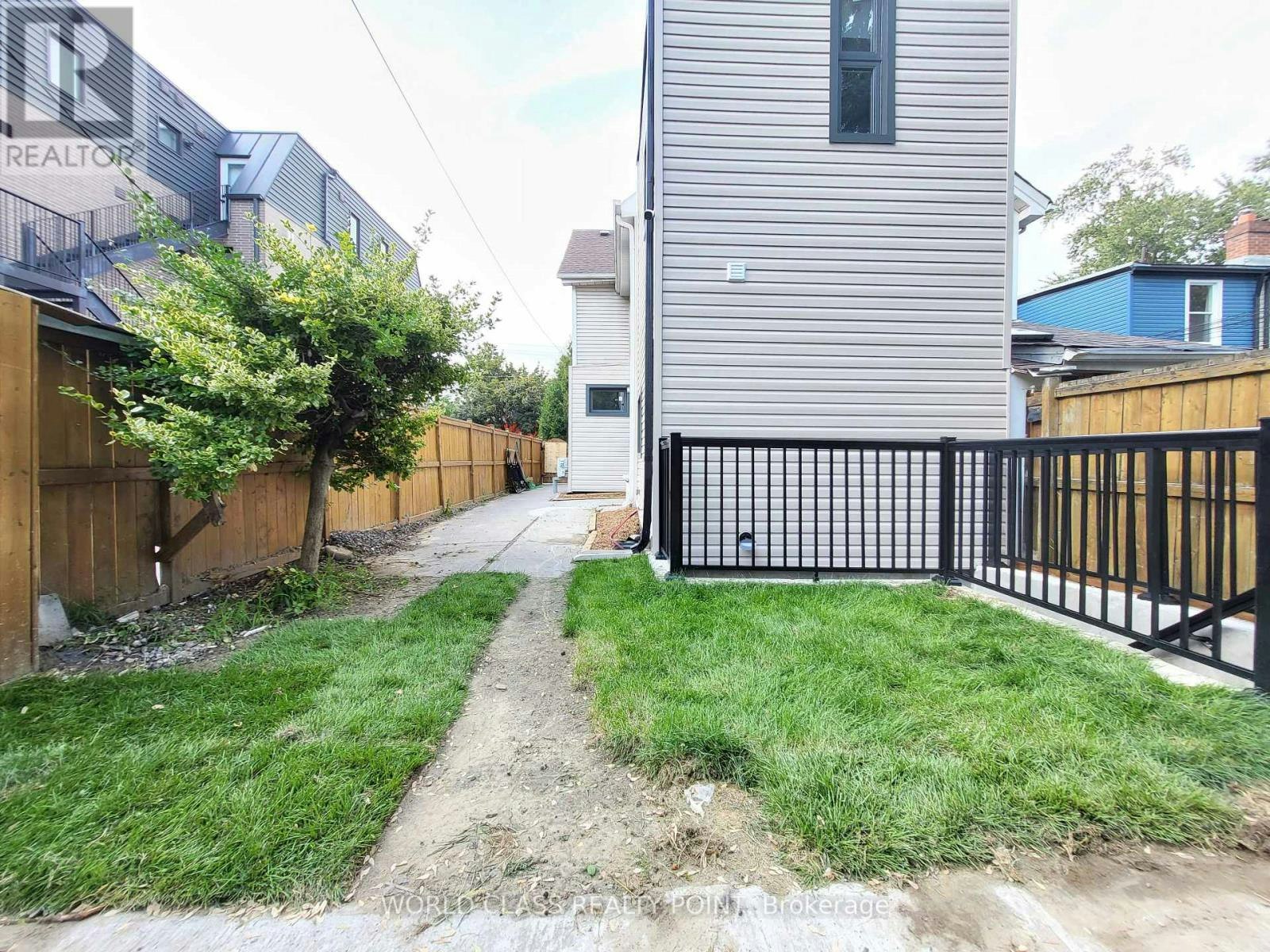 MAIN-49 Vine Avenue, Toronto, ON, M6P 1V6 - 23