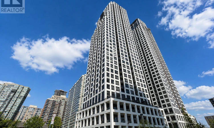 3008-36 Elm Drive W