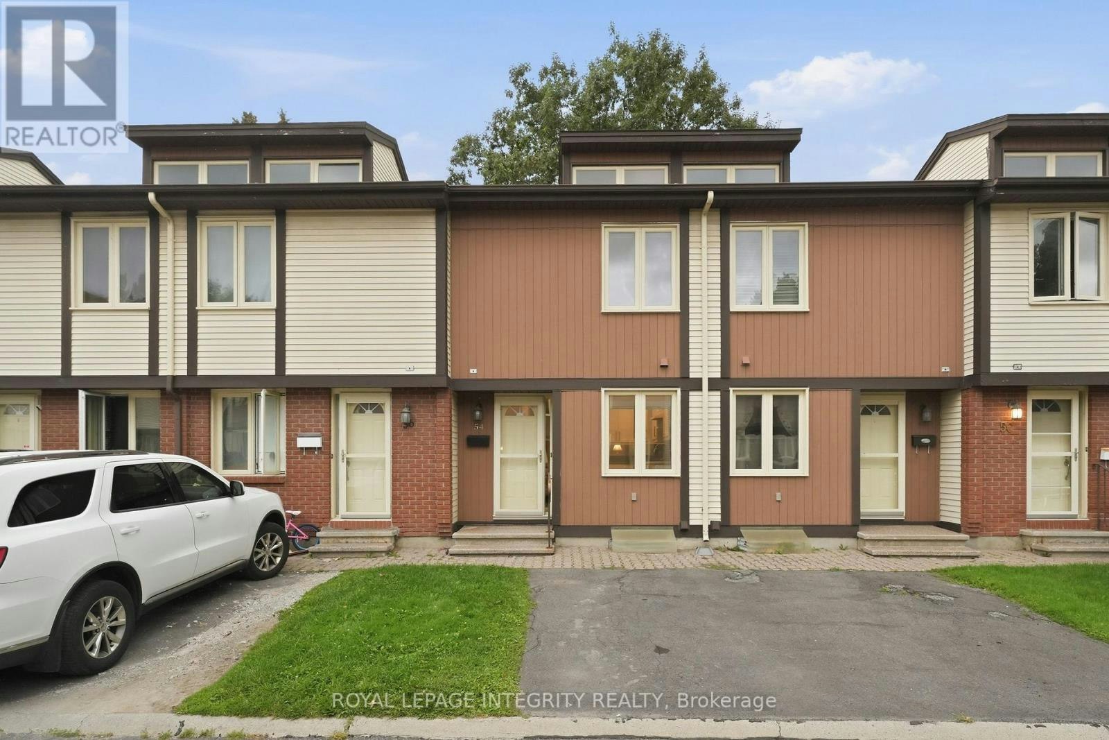 54-811 Connaught Avenue, Ottawa, ON, K2B 8K3