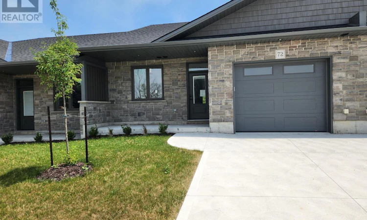12 Mercedes Crescent