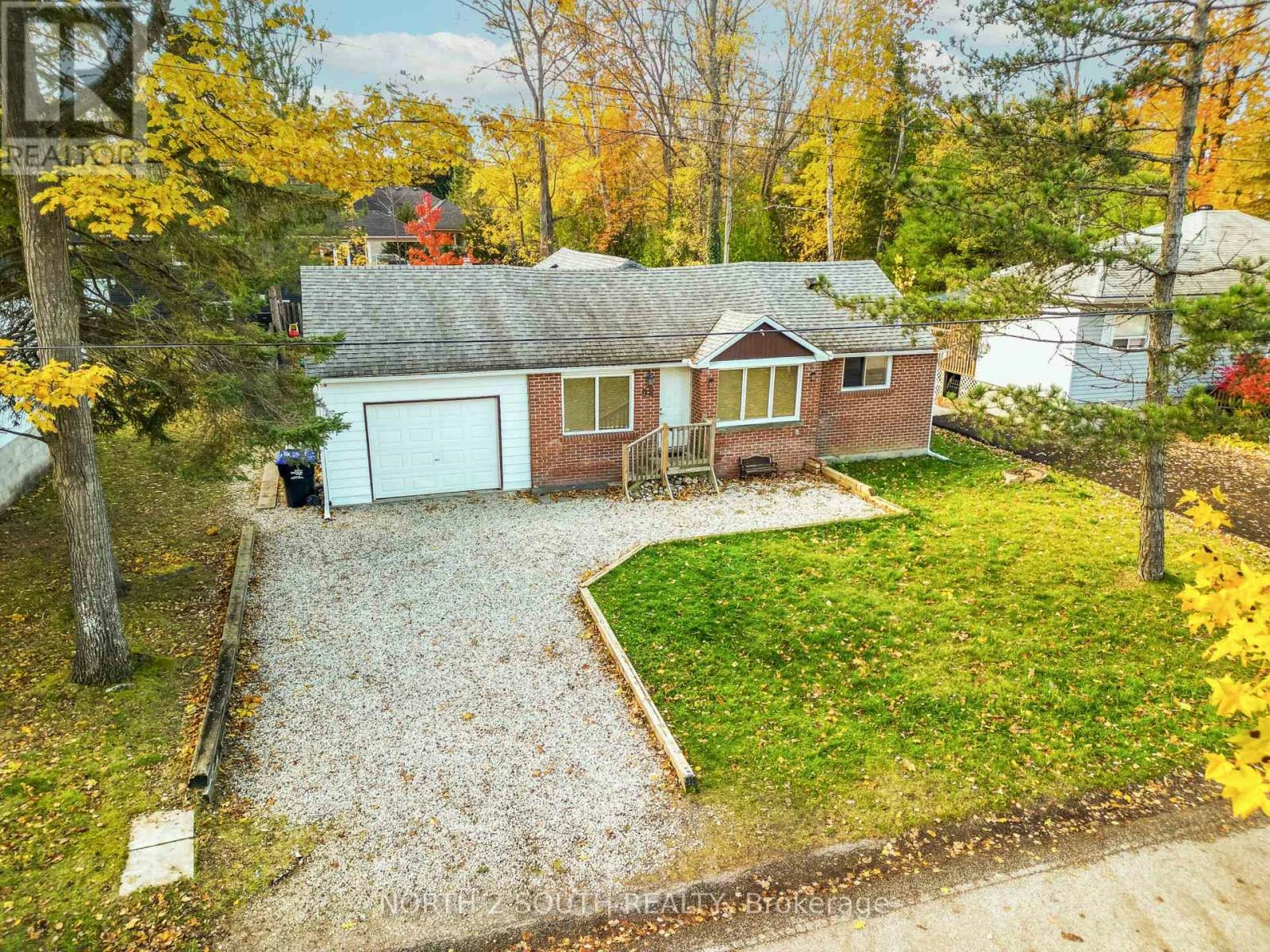 98 33rd Street N, Wasaga Beach, ON, L9Z 2B9 - 2