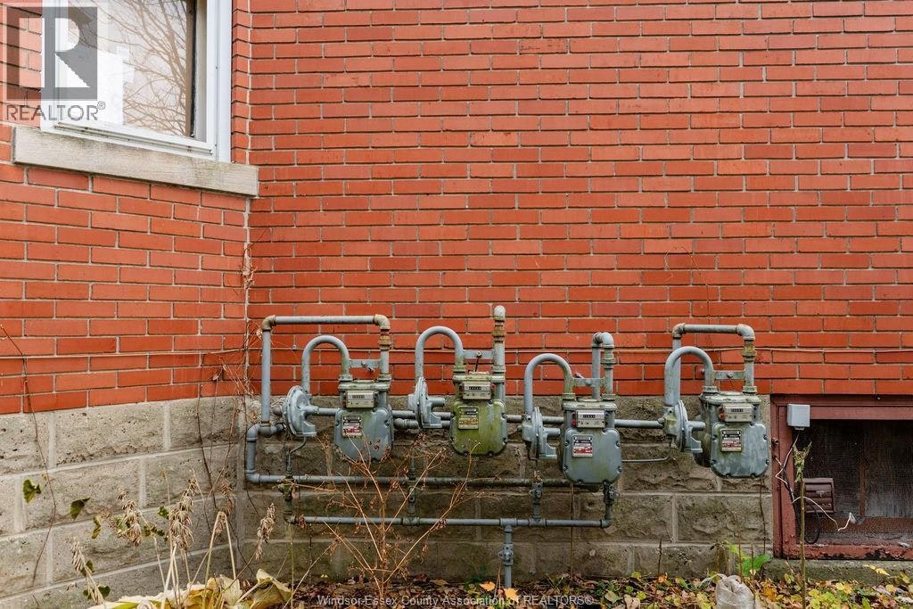 487-485 Louis Avenue, Windsor, ON, N9A 1W5 - 24