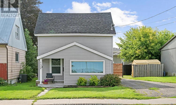 132 Edward Street S