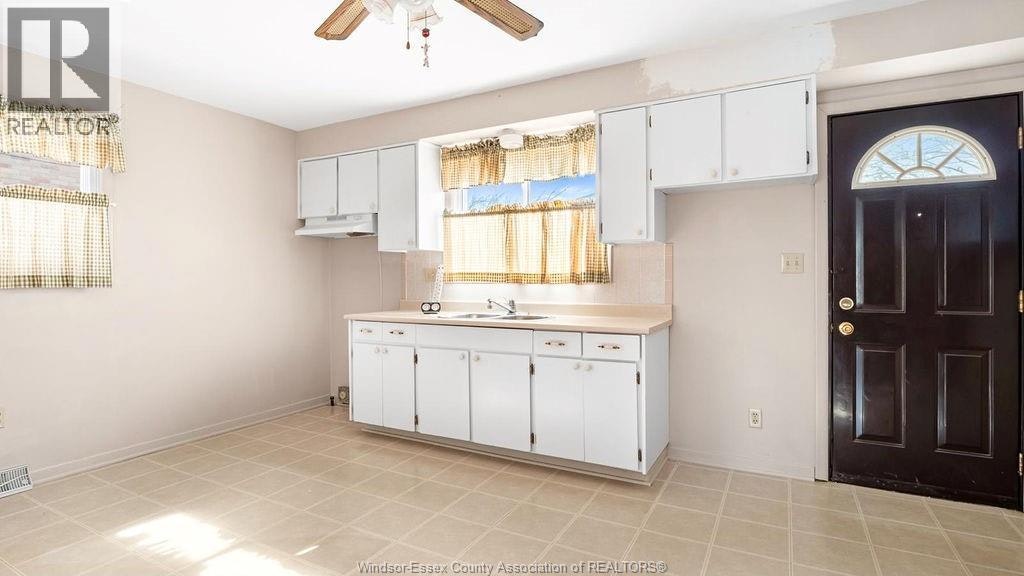 8729 Wyandotte, Windsor, ON, N8S 1V1 - 8
