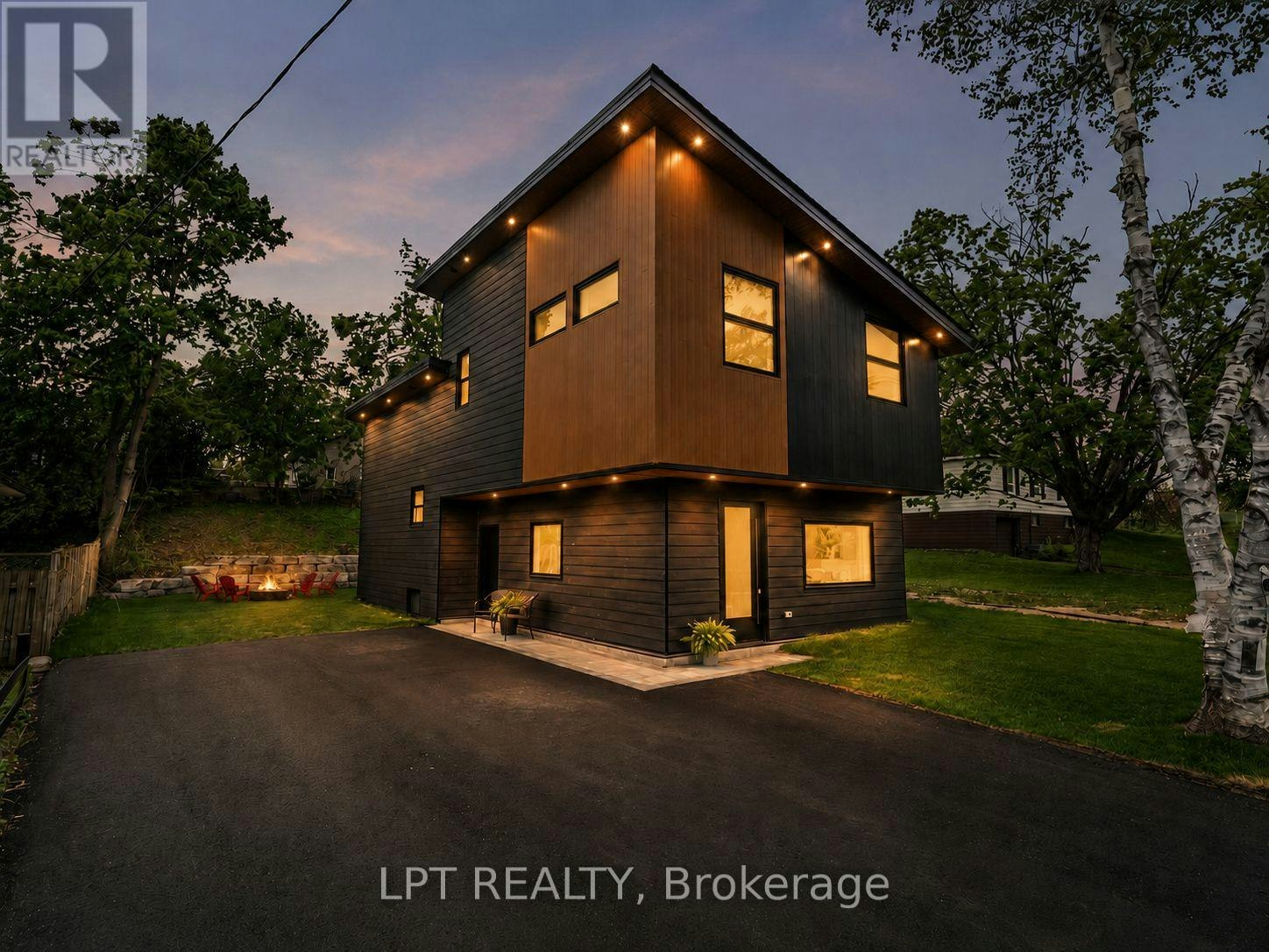 168 Berczy Street, Barrie, ON, L4M 3R6