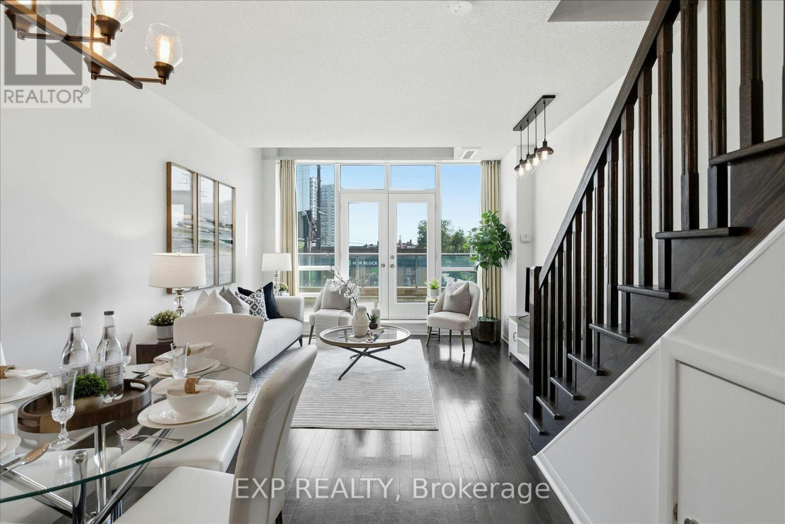 221-3391 Bloor Street W, Toronto, ON, M8X 1G3