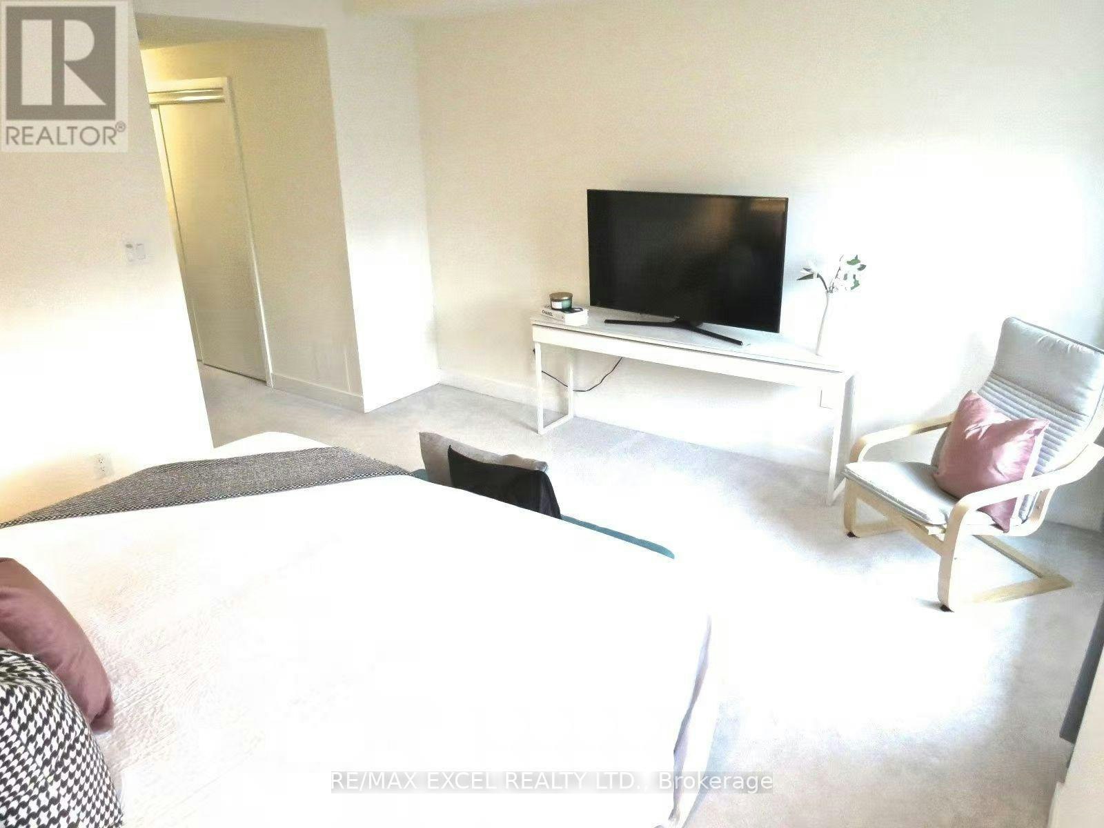 MASTER ROOM-70 William Duncan Road, Toronto, ON, M3K 0C5 - 12