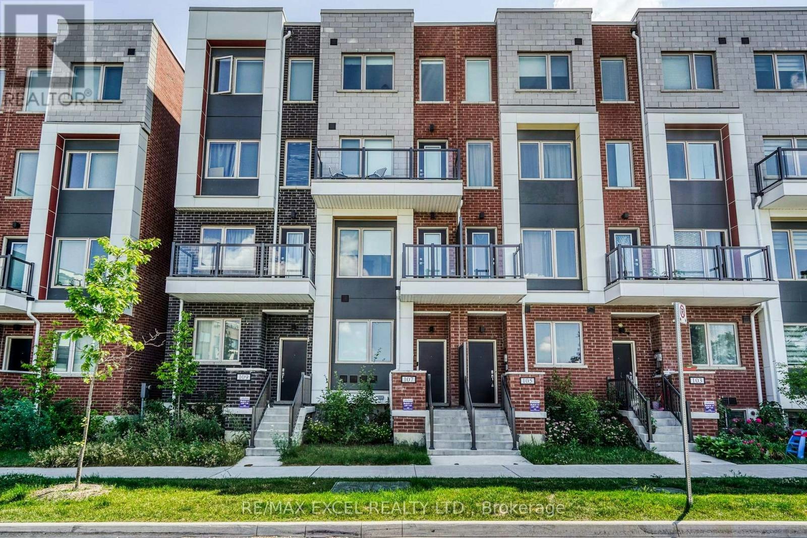 ROOM4-70 William Duncan Road, Toronto, ON, M3K 0C5