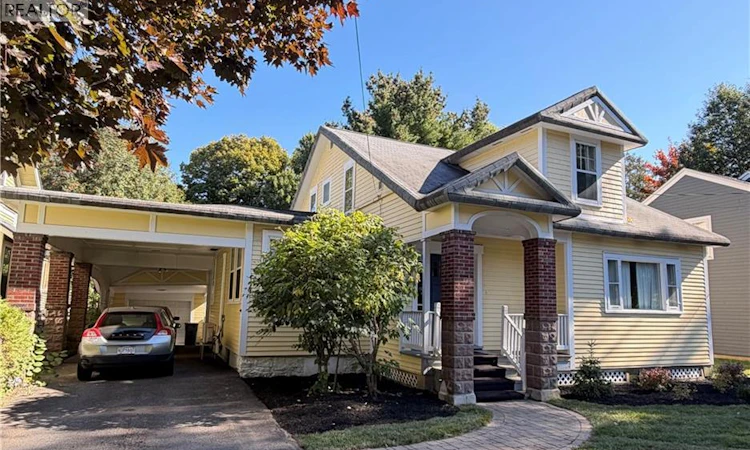 320 University Avenue