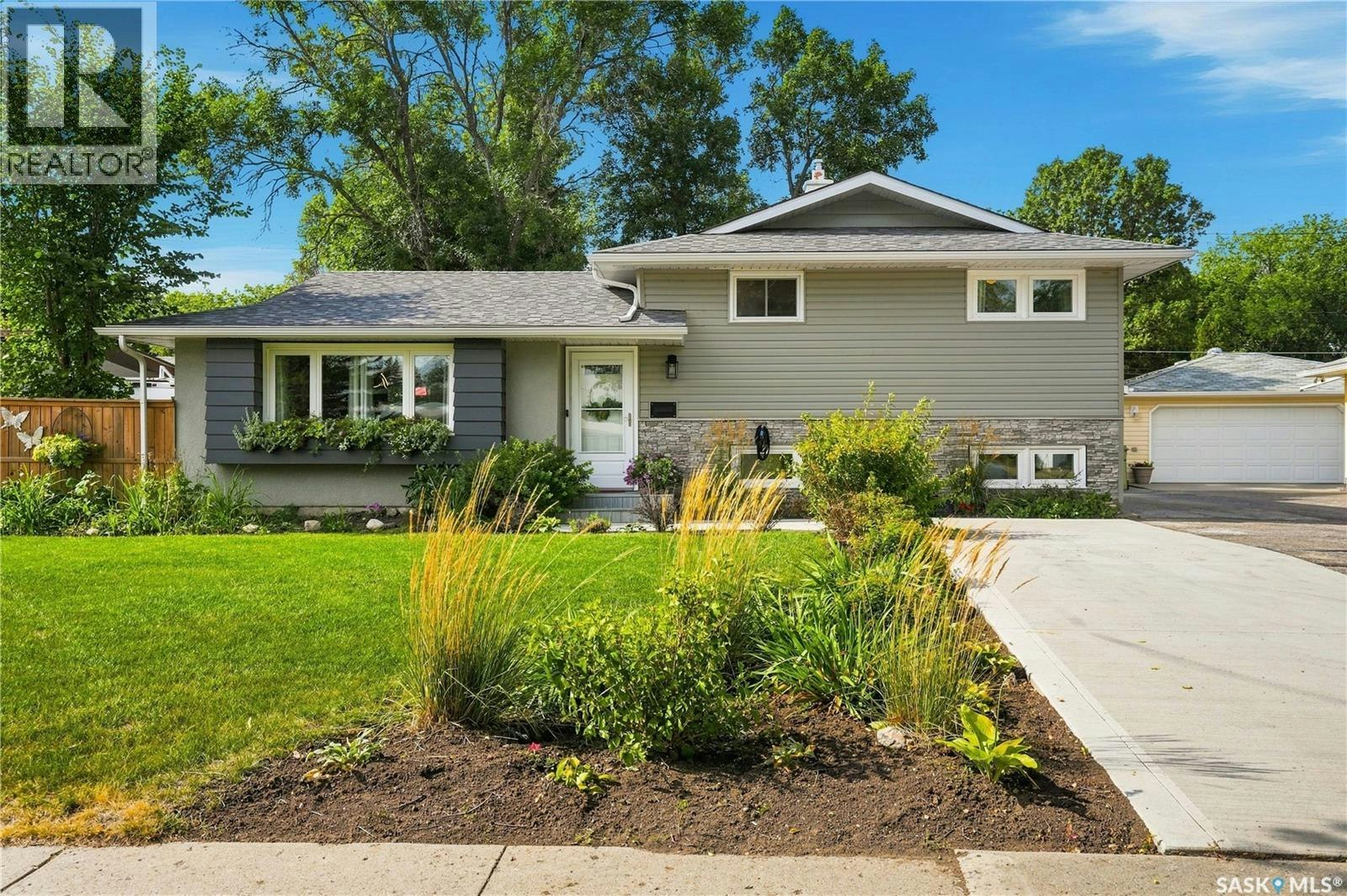 2524 Grant Road, Regina, SK, S4S 5E6