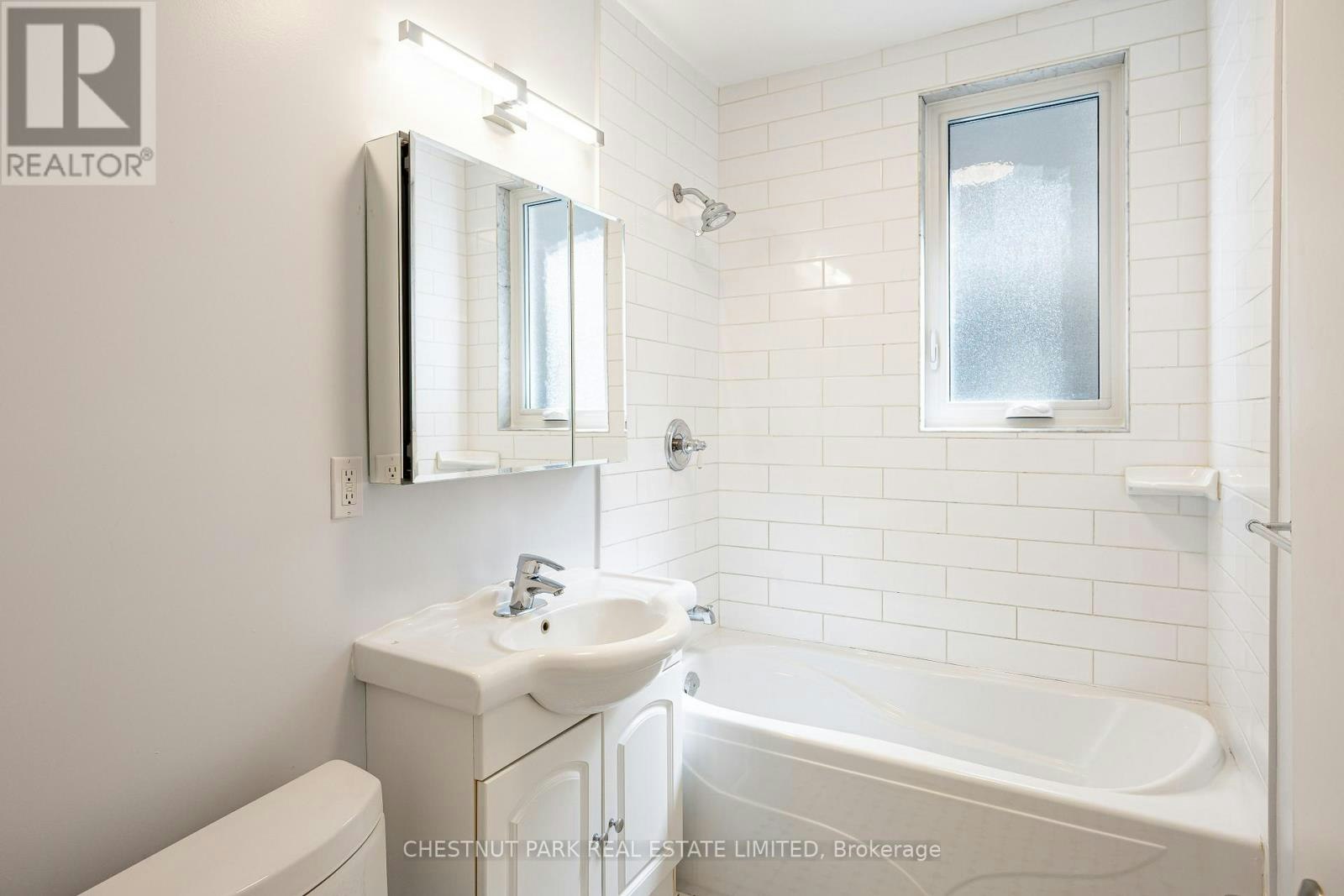MAIN-99 Chatsworth Drive, Toronto, ON, M4R 1R8 - 16