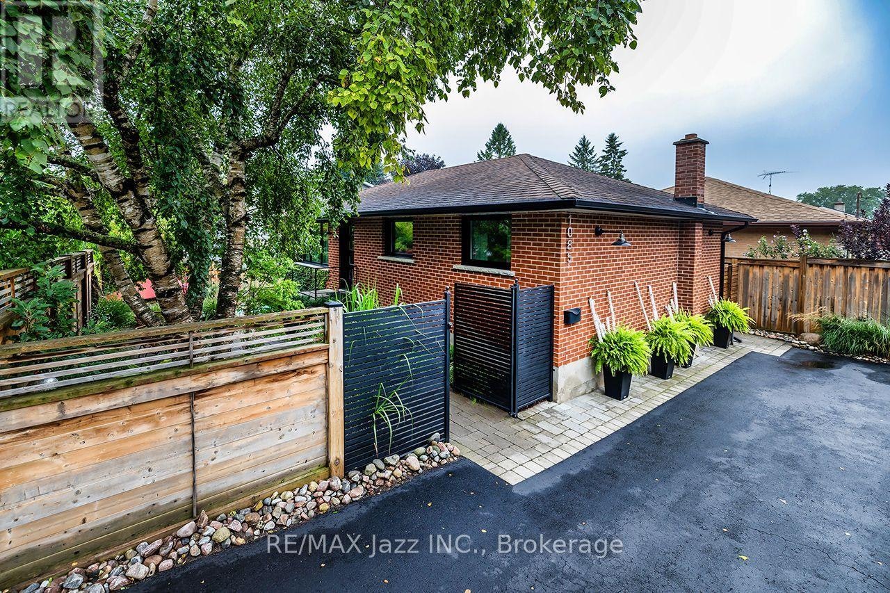 1085 Willowdale Avenue, Oshawa, ON, L1H 1W7
