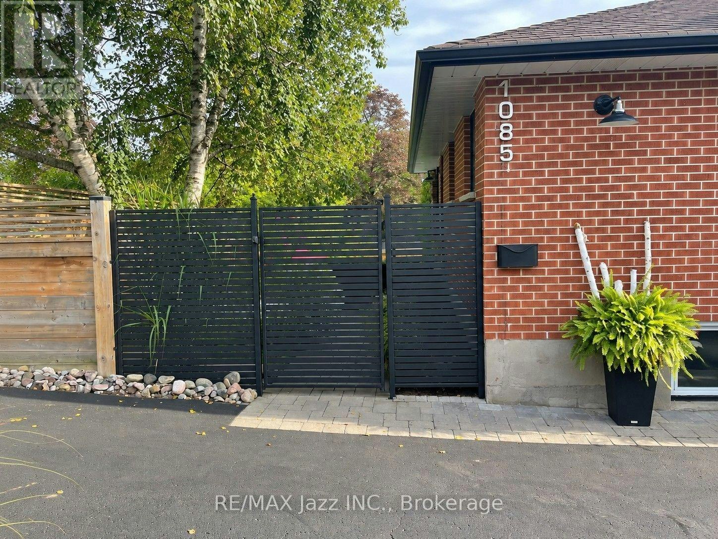 1085 Willowdale Avenue, Oshawa, ON, L1H 1W7
