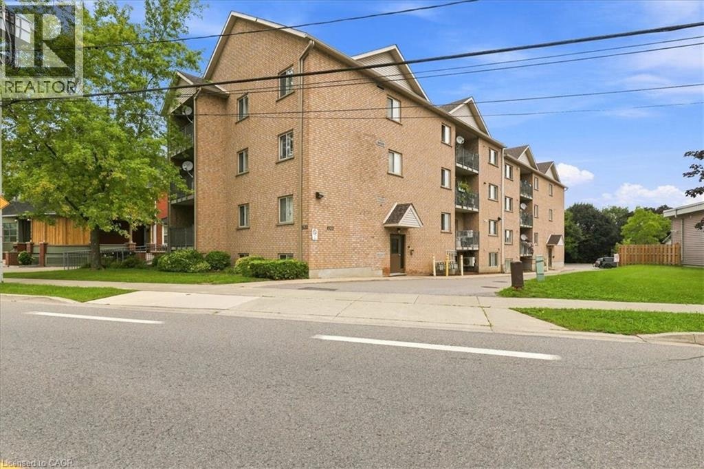 403-1522 King Street E, Kitchener, ON, N2G 2P1