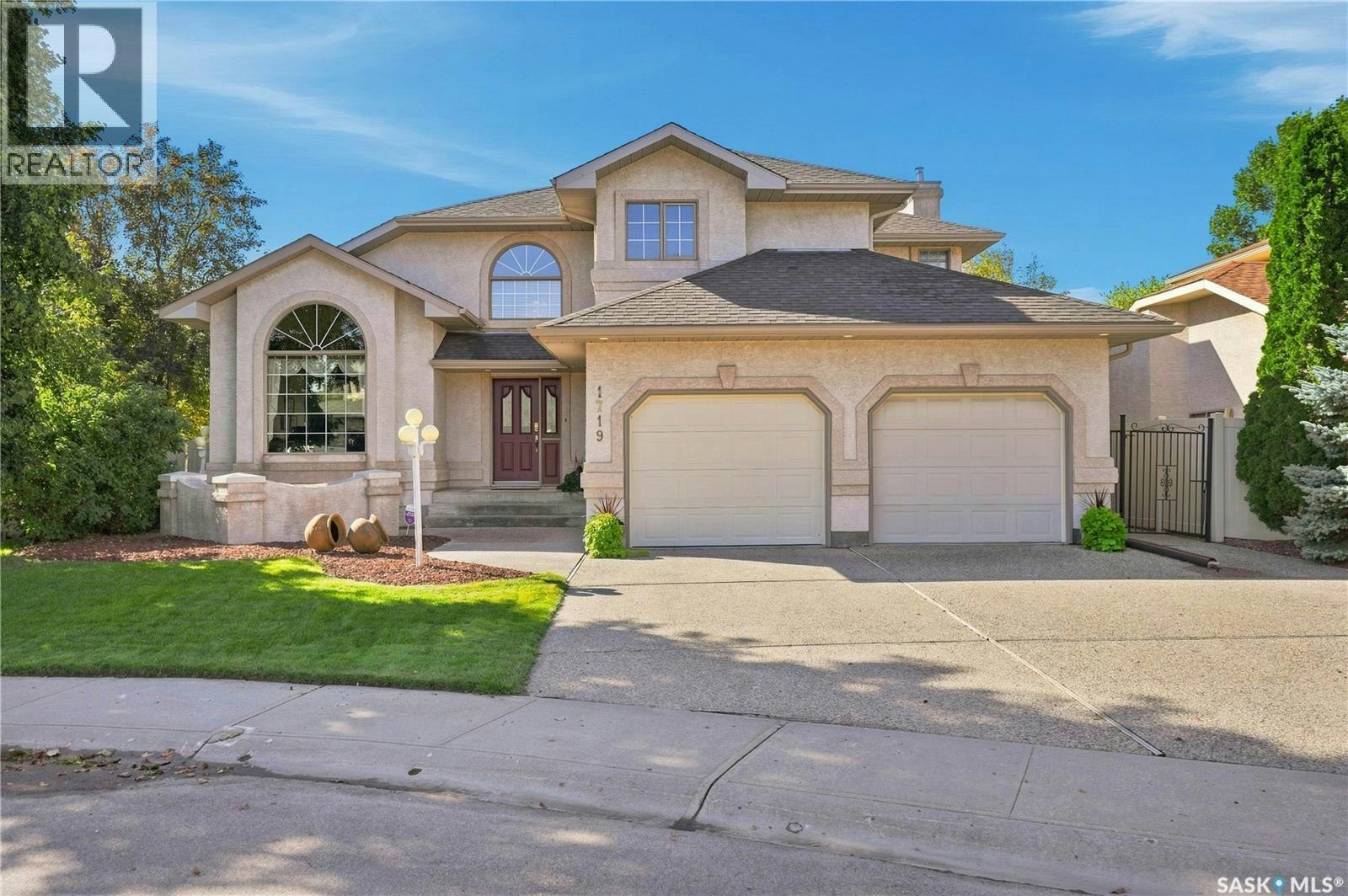 1719 Clive Bay E, Regina, SK, S4V 2R8