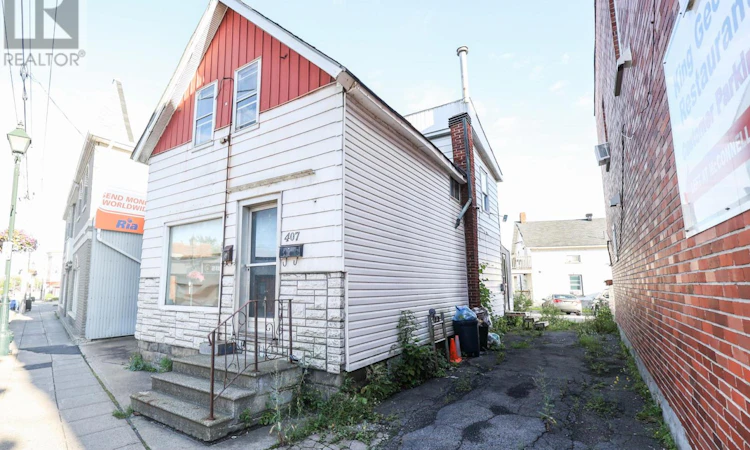 407 Montreal Road
