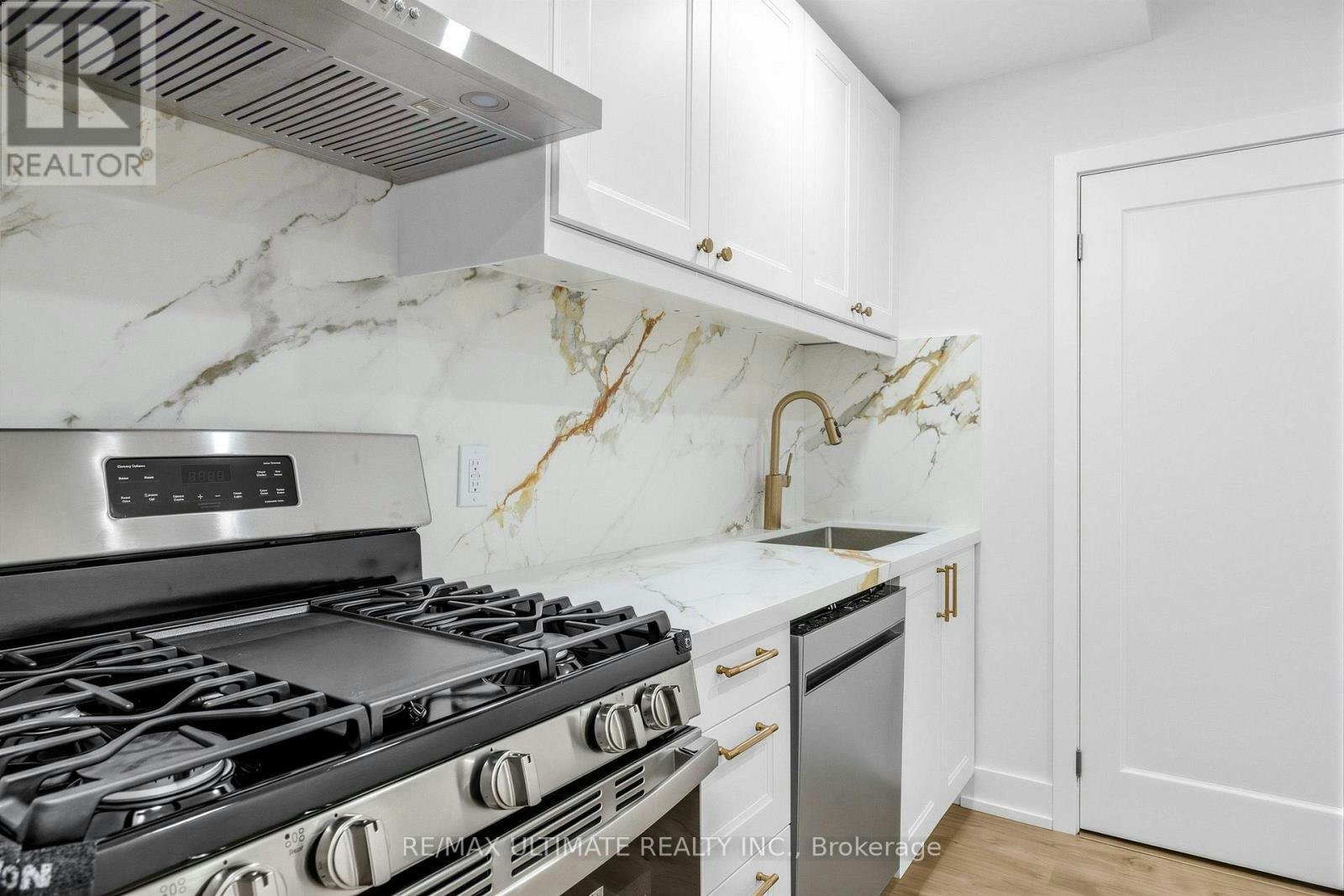 202-229 Spadina Avenue, Toronto, ON, M5T 2E2 - 8