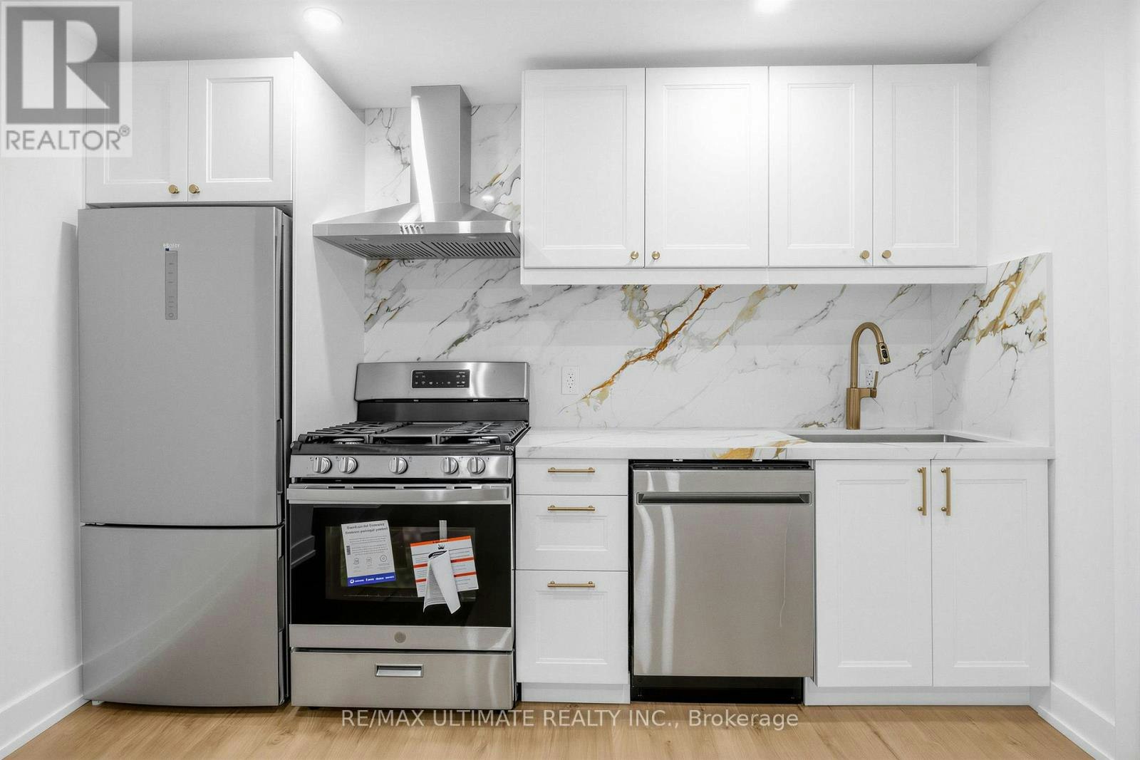 202-229 Spadina Avenue, Toronto, ON, M5T 2E2 - 2