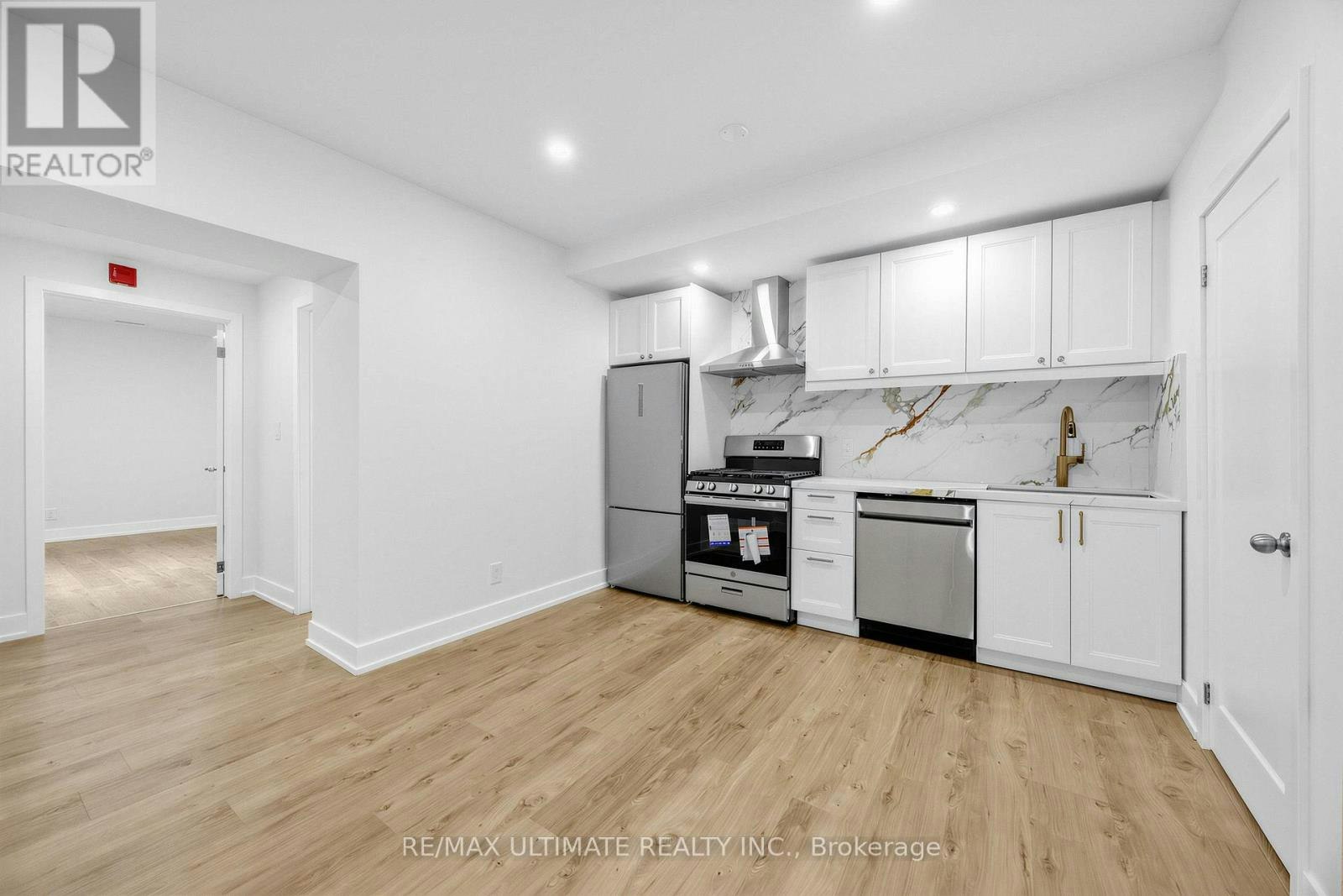 202-229 Spadina Avenue, Toronto, ON, M5T 2E2
