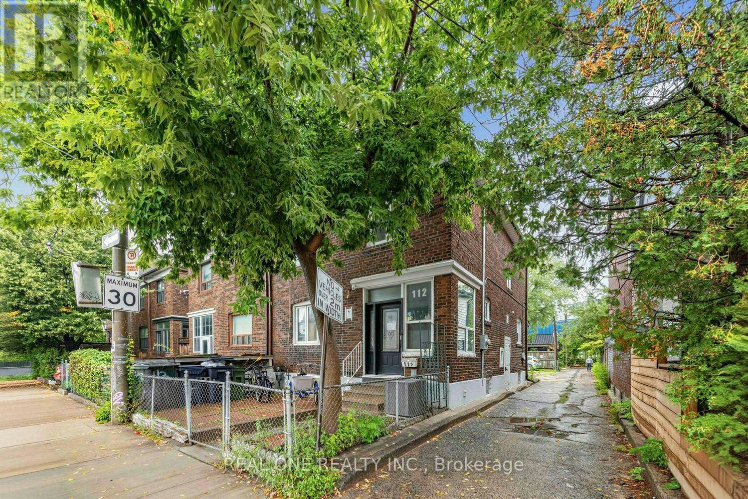 112 Oxford Street, Toronto, ON, M5T 1P3