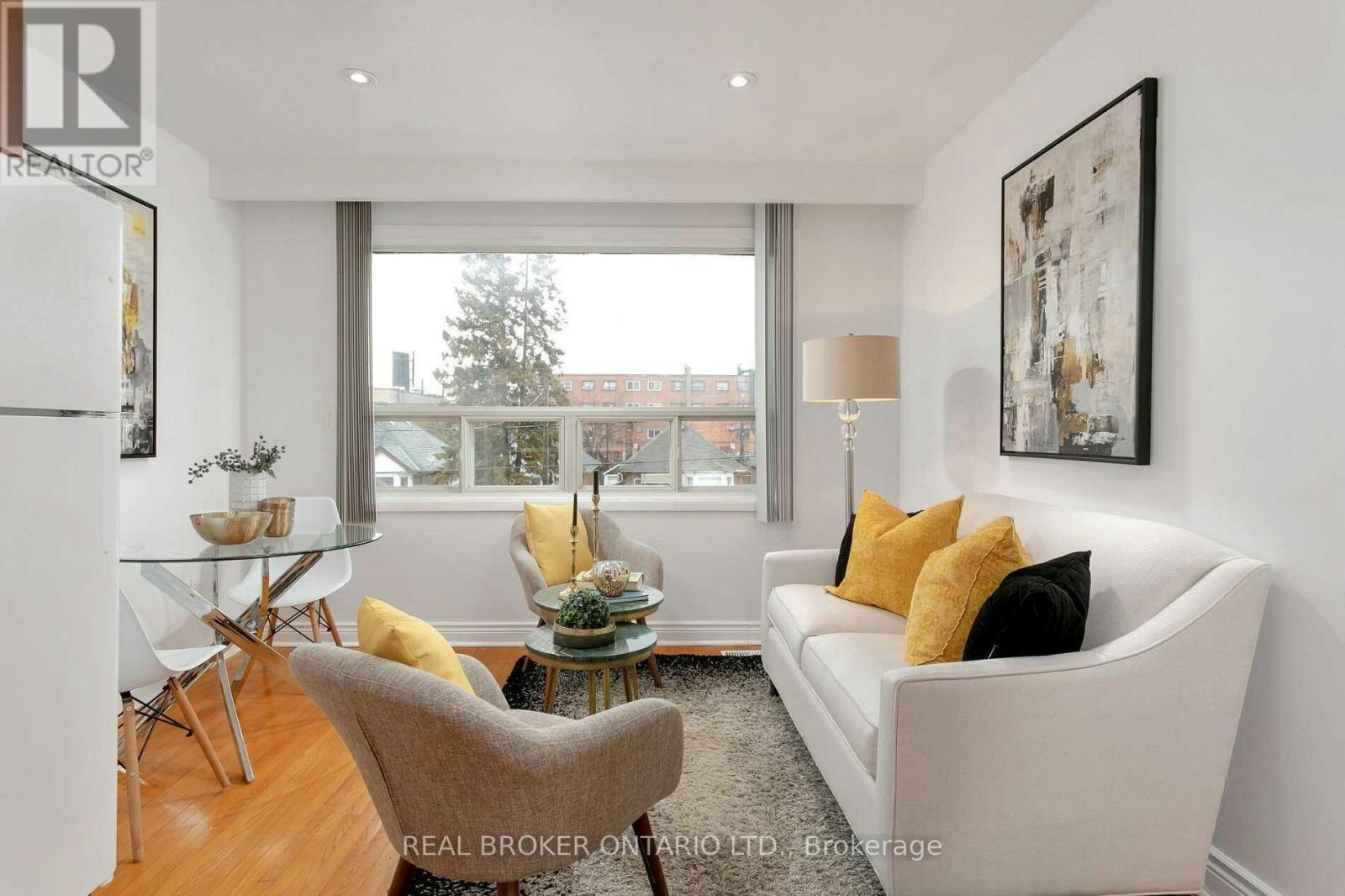 UPPER-57 Lanark Avenue, Toronto, ON, M6C 2B5 - 3