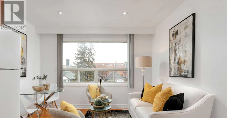 UPPER-57 Lanark Avenue, Toronto, ON, M6C 2B5 - 3