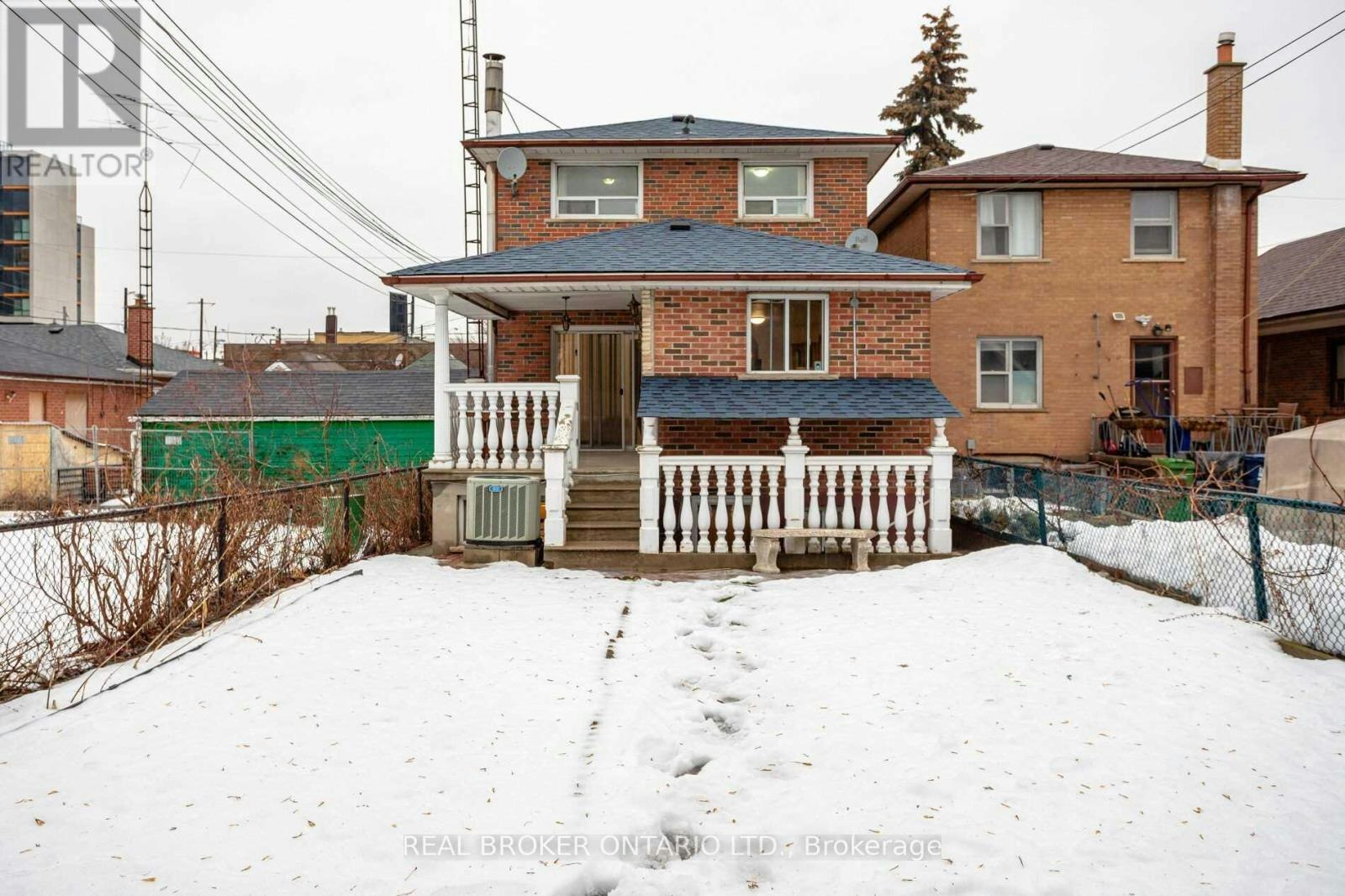 UPPER-57 Lanark Avenue, Toronto, ON, M6C 2B5 - 10