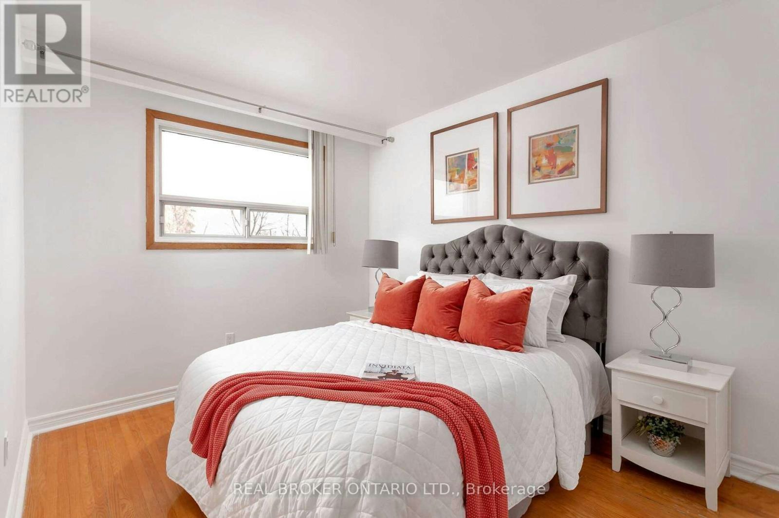UPPER-57 Lanark Avenue, Toronto, ON, M6C 2B5 - 8