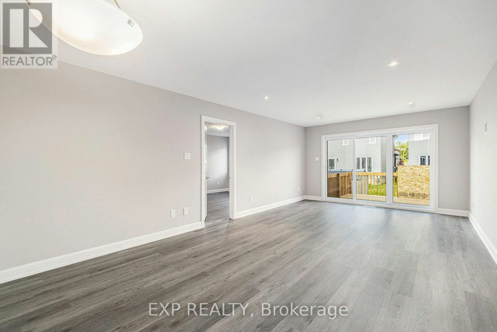1227 Montblanc Crescent, Russell, ON, K0A 1W0 - 4