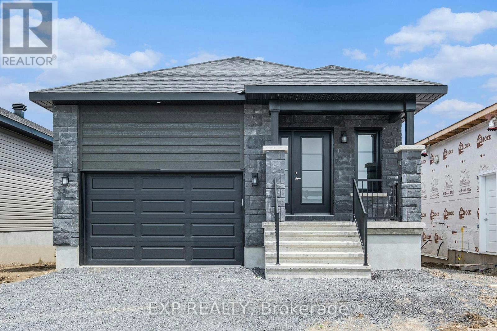 1227 Montblanc Crescent, Russell, ON, K0A 1W0