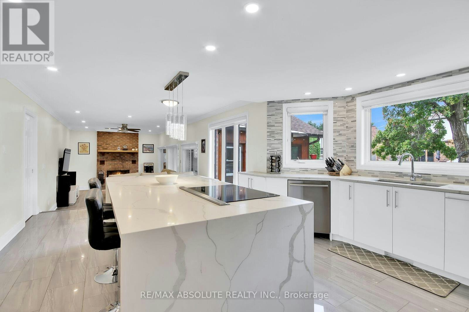 11 Cobb Court, Ottawa, ON, K2J 2K2 - 12