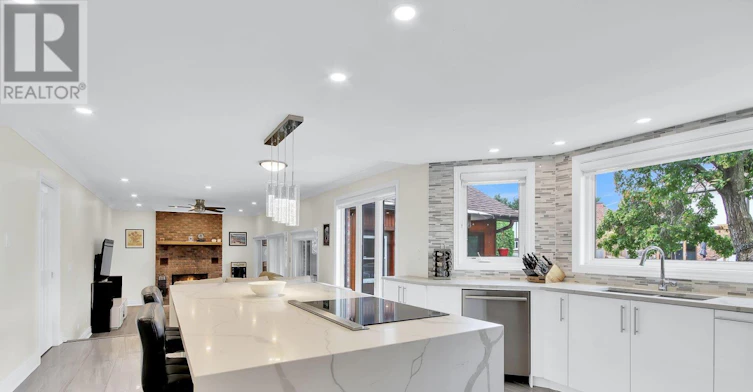 11 Cobb Court, Ottawa, ON, K2J 2K2 - 12
