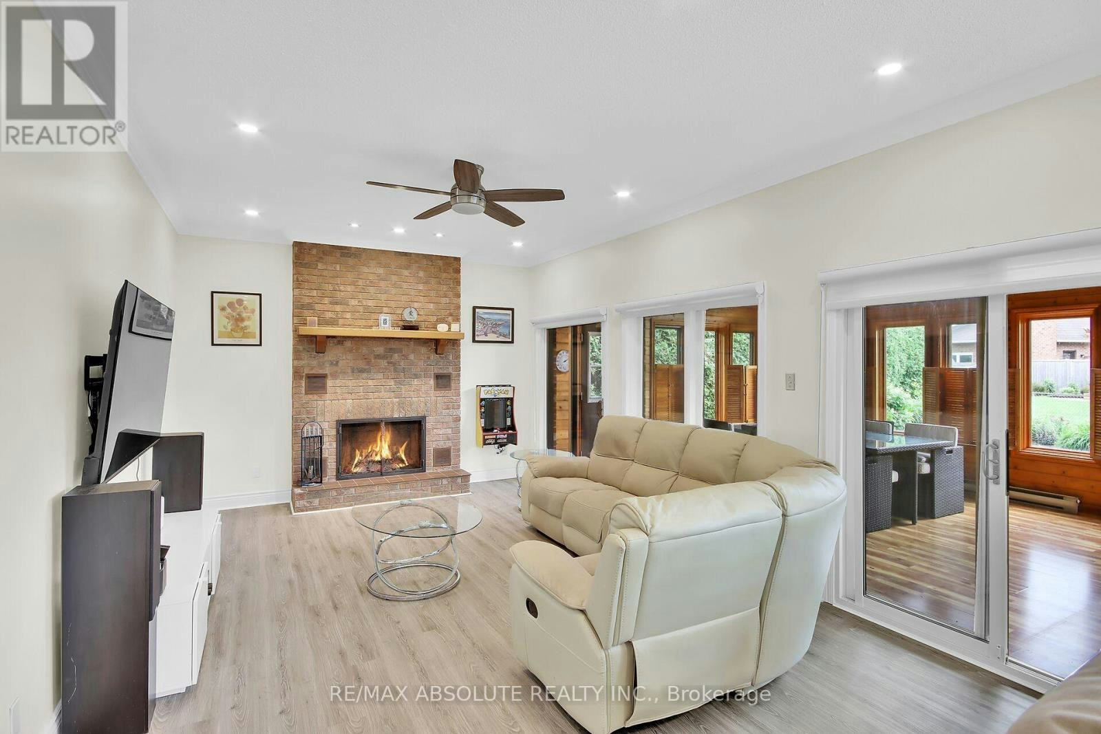 11 Cobb Court, Ottawa, ON, K2J 2K2 - 21