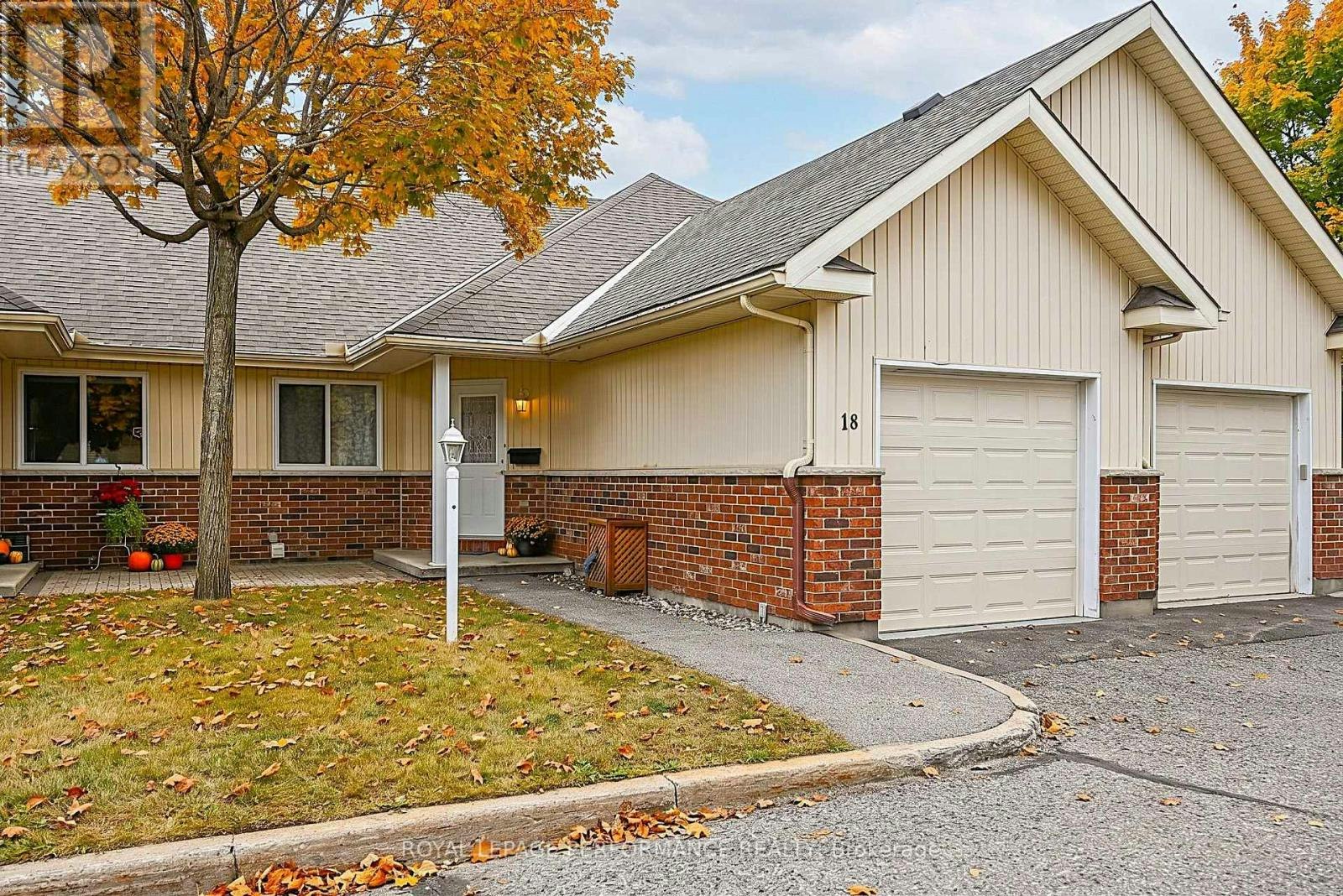 18 Daphne Crescent, Ottawa, ON, K2S 1Y1