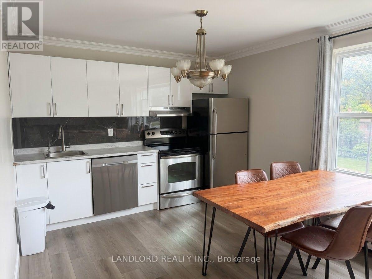 5-92 Trethewey Drive, Toronto, ON, M6M 4B4
