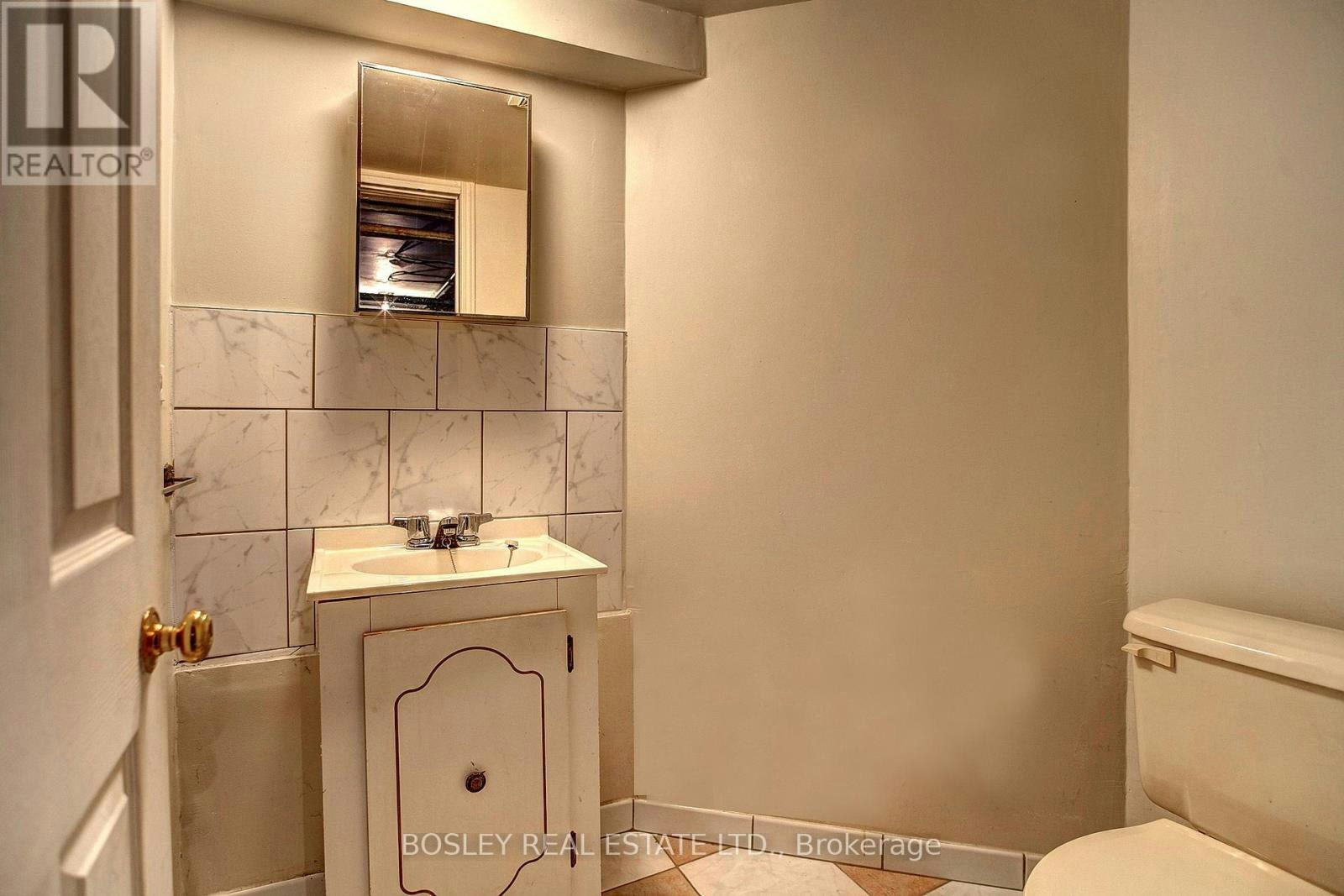 MAIN-100 Dowling Avenue, Toronto, ON, M6K 3A4 - 19