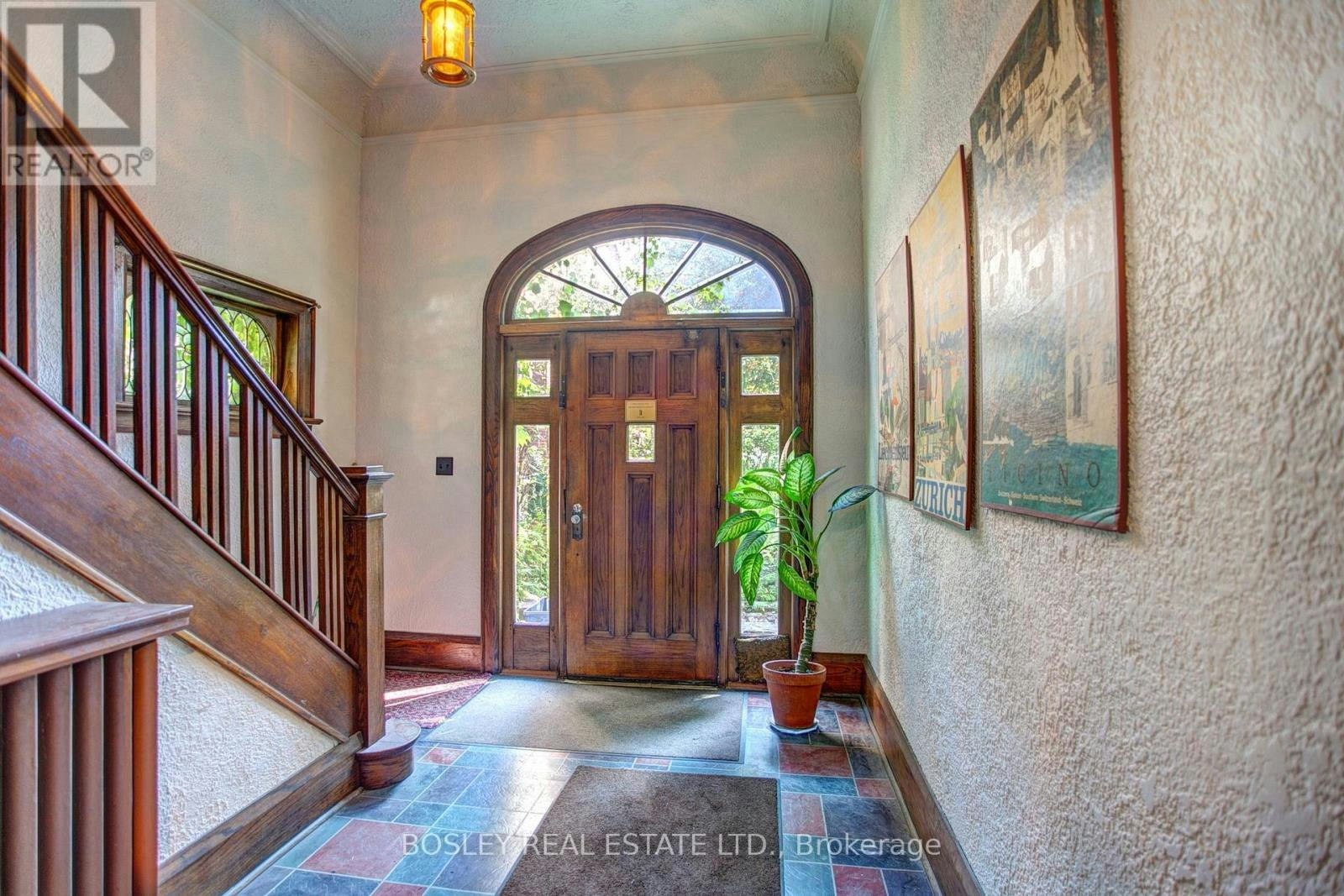MAIN-100 Dowling Avenue, Toronto, ON, M6K 3A4 - 3