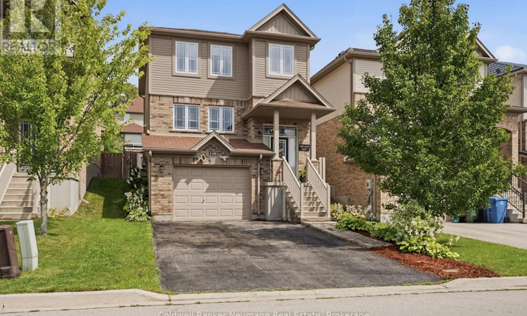 110 Oakes Crescent