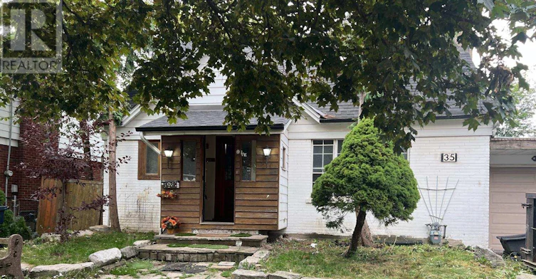 35 Luverne Avenue, Toronto, ON, M3H 1R7