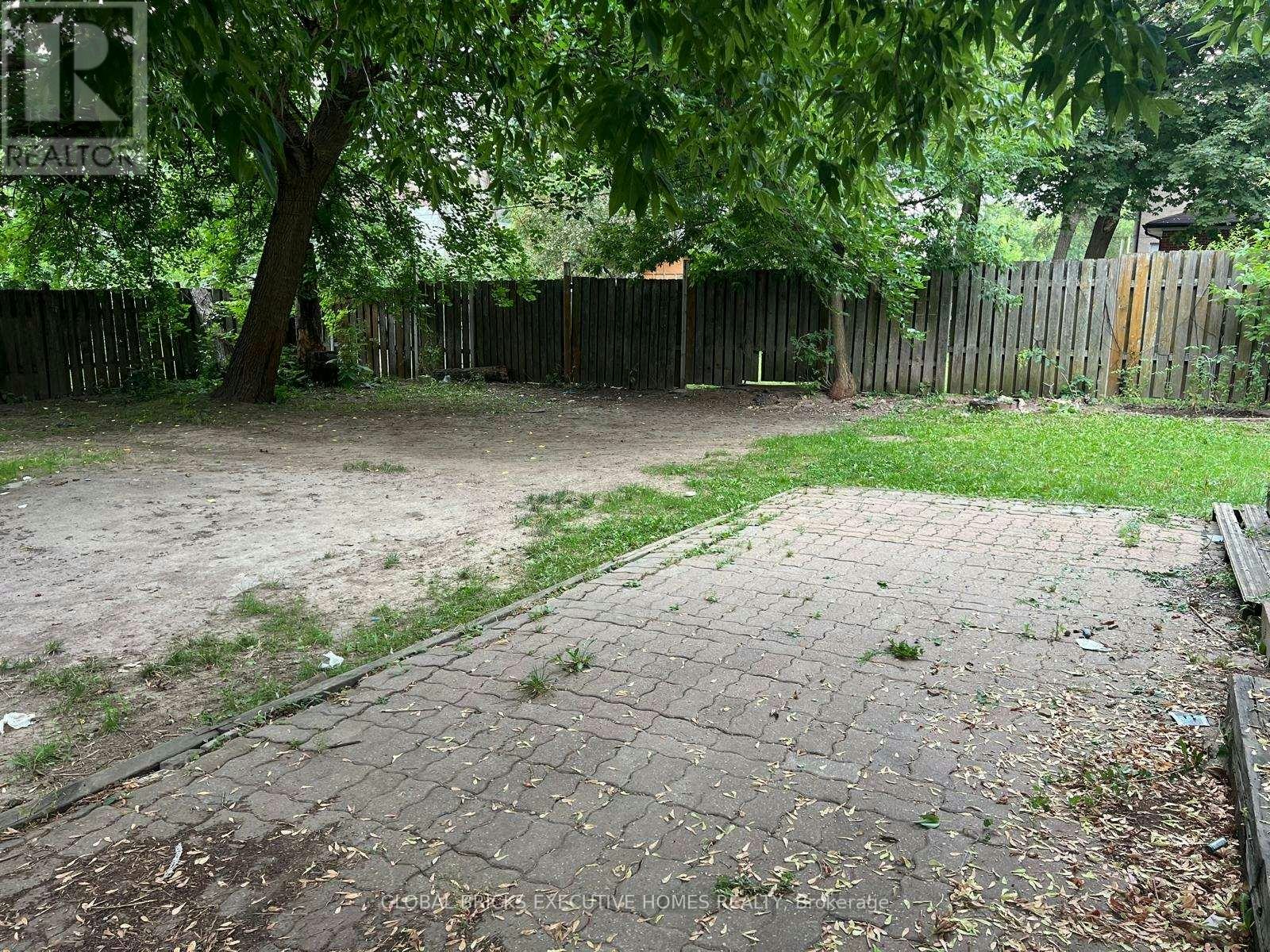 35 Luverne Avenue, Toronto, ON, M3H 1R7 - 24