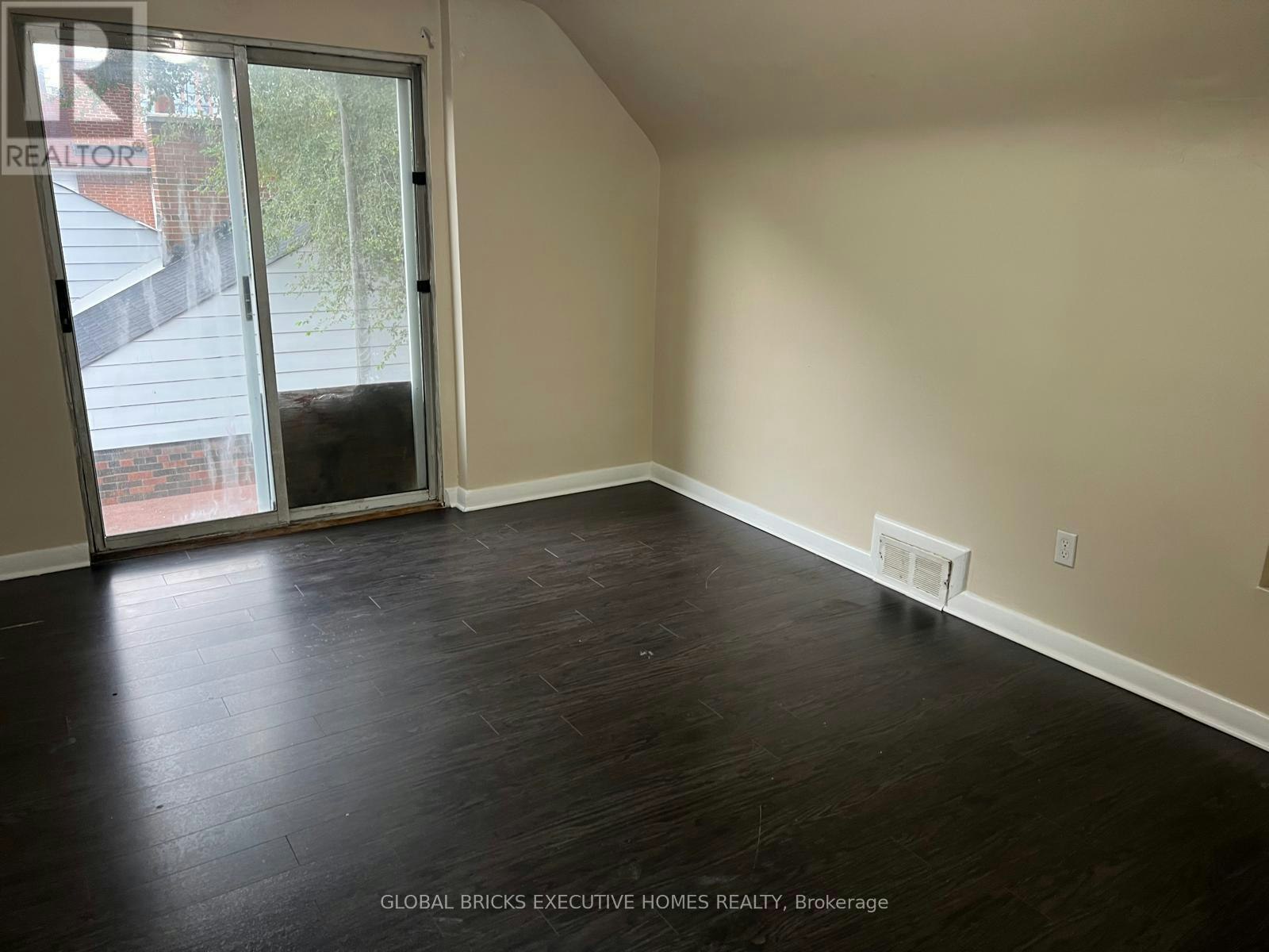 35 Luverne Avenue, Toronto, ON, M3H 1R7 - 8