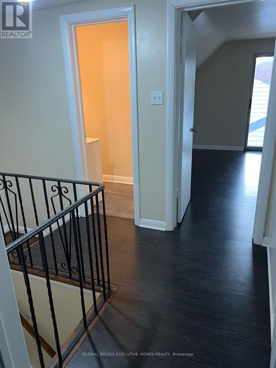35 Luverne Avenue, Toronto, ON, M3H 1R7 - 10