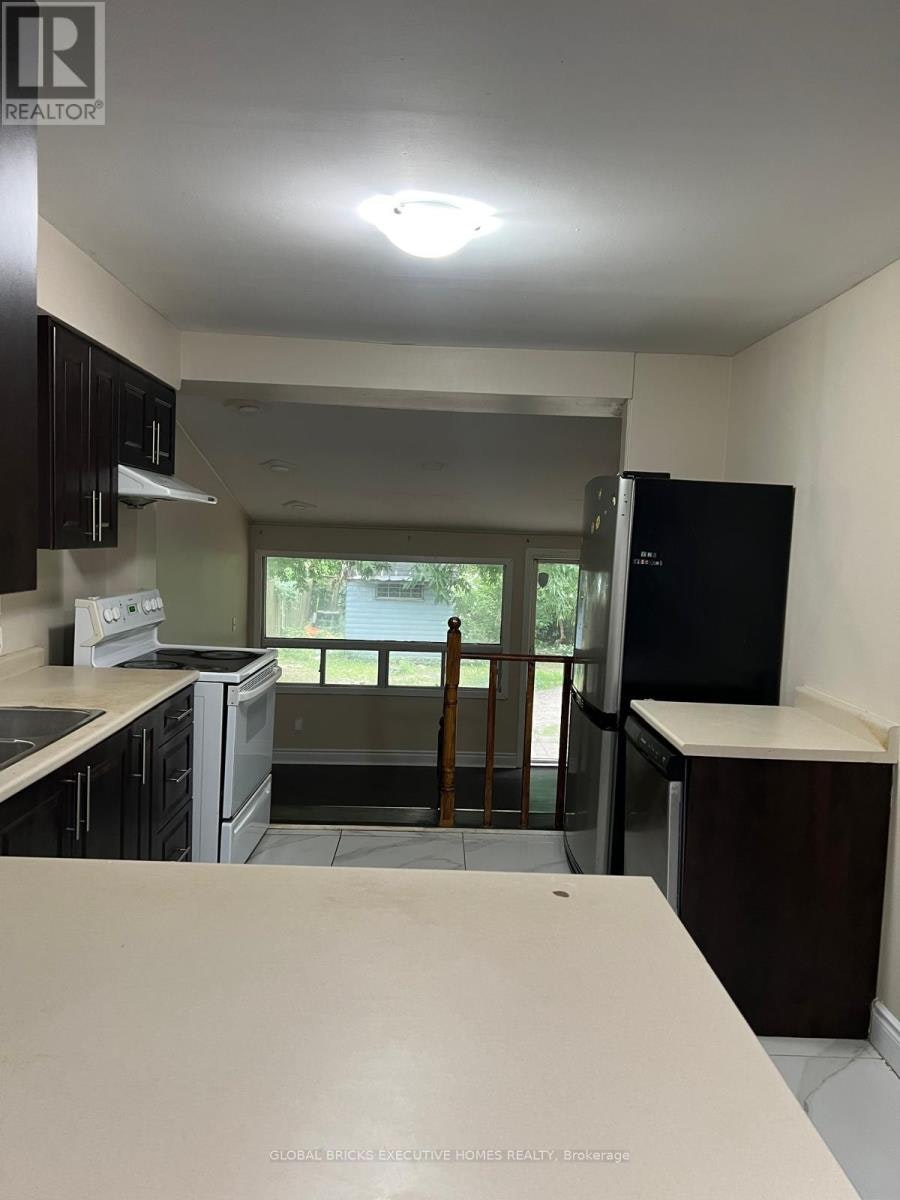 35 Luverne Avenue, Toronto, ON, M3H 1R7 - 5