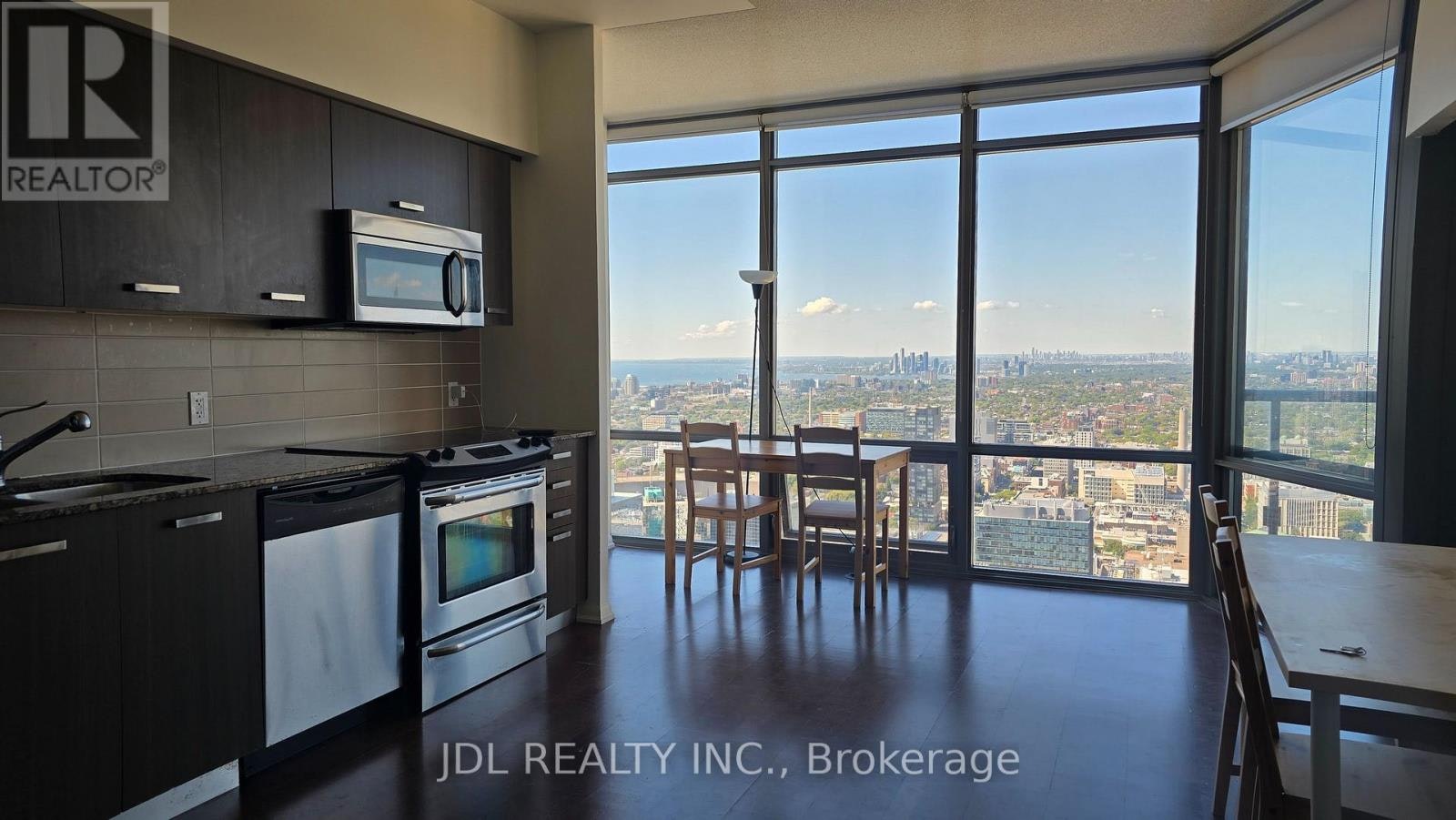 4702-832 Bay Street, Toronto, ON, M5S 1Z6