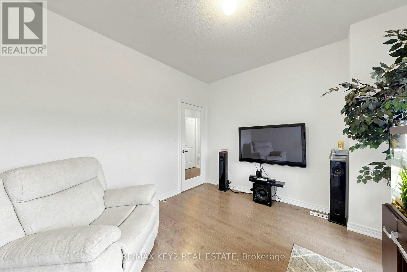 2955 Starlight Drive, Pickering, ON, L1X 0S1 - 4